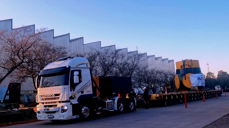 Energía limpia: una nueva turbina diseñada por IMPSA llegó a Yacyretá