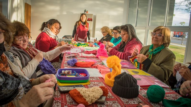 Raúl y Lucía acompañaron el nuevo ingreso de adultos mayores a Casa Activa