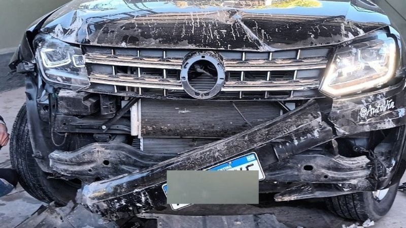 Insólito: llevó la Amarok a lavar y se la chocaron