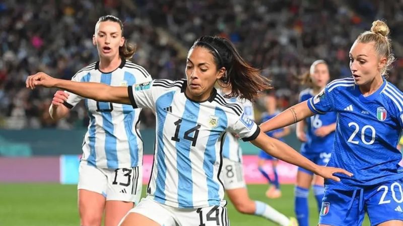 Argentina tras su primera victoria en el Mundial Femenino