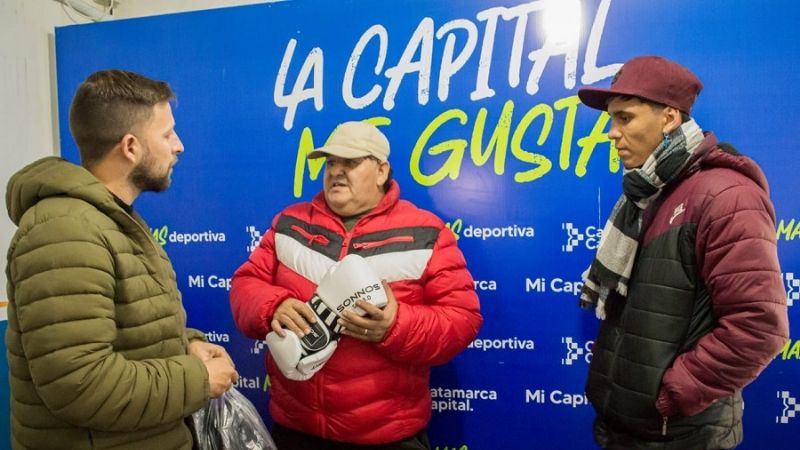 El boxeador Agustín Navarro visitó Deportes Capital