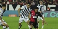 INTENSO PARTIDO disputaron Newell's y Talleres, en el 