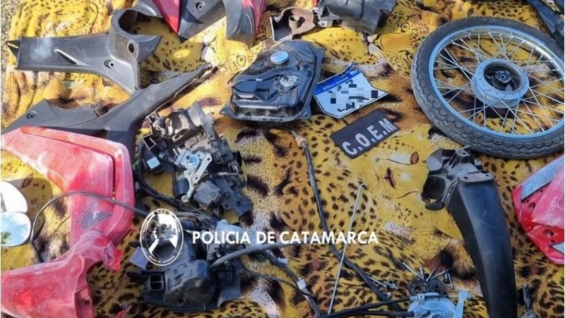 Encontraron una moto desarmada