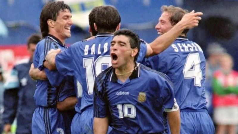 Inesperado homenaje de Messi a Maradona