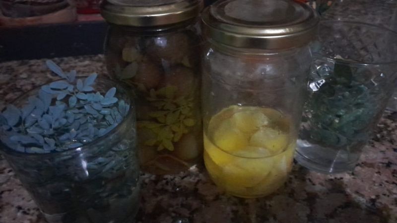 Te y caña con ruda, para ofrendarle a la Pachamama