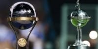 Los trofeos de las copas Libertadores y Sudamericana.