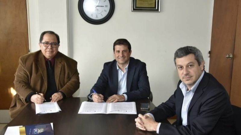 La Facultad de Económicas firmó convenio con la Universidad de La Plata