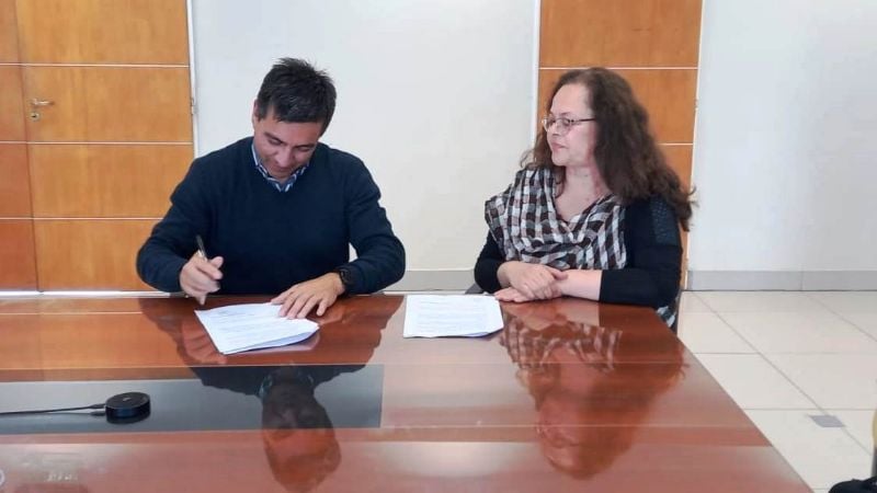 Ciencias Económicas capacitará a profesionales en lenguaje de señas