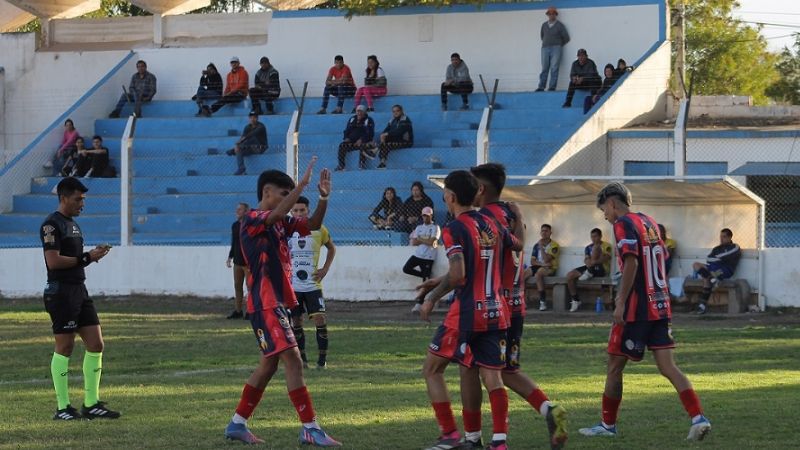 Obreros goleó 5-1 a Social Rojas y es escolta