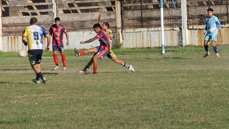 Obreros goleó 5-1 a Social Rojas y es escolta