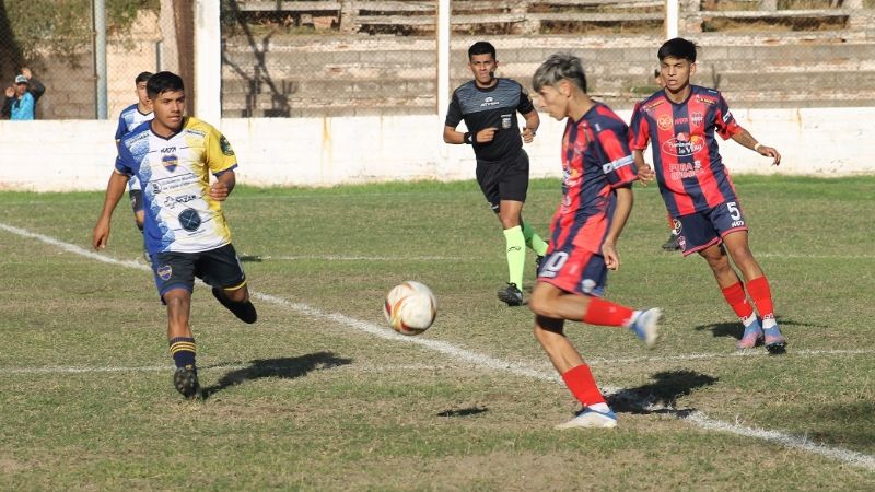 Obreros goleó 5-1 a Social Rojas y es escolta