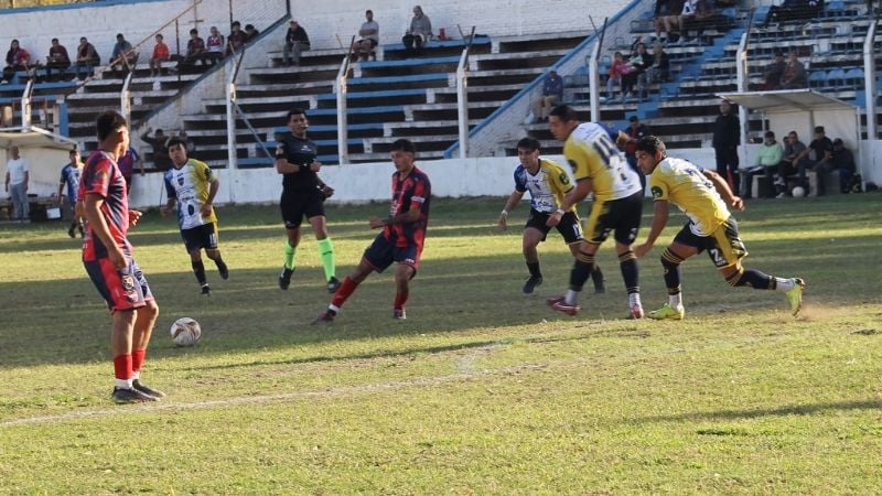 Obreros goleó 5-1 a Social Rojas y es escolta