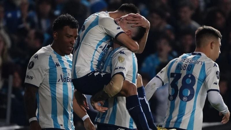 Racing goleó a Atl. Nacional y juega 4tos. con Boca