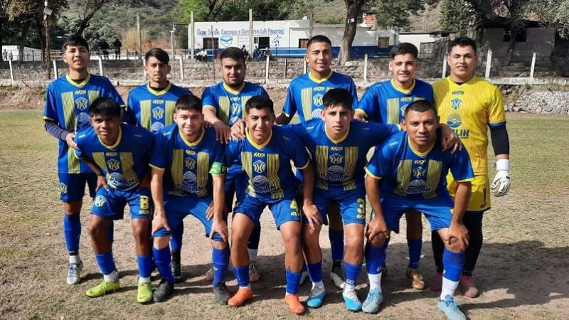 La Villa único escolta en la “A”; a mano “Diablos” y “Brujos”