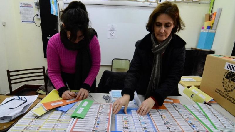 Los argentinos definen sus candidatos para las presidenciales
