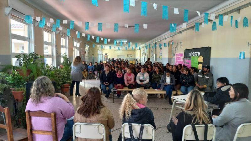 Educación visitó establecimientos educativos de Belén, Corral Quemado y Hualfín para trabajar en territorio