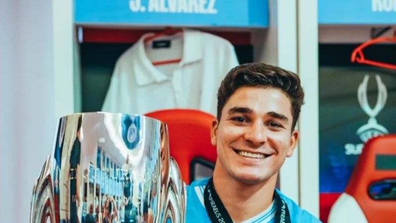 Julián “supercampeón” con el Manchester City