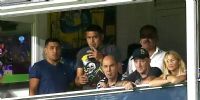RoOMÁN siempre mira los partidos de Boca en su palco de la Bombonera al lado de su hermano, 