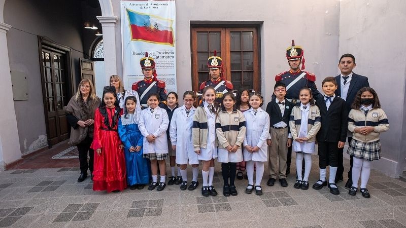 La historia de Emma, la catamarqueña de 9 años reconocida por los Granaderos