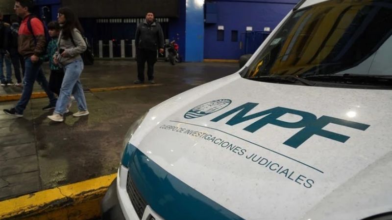 Allanaron La Bombonera y a un hermano de Riquelme