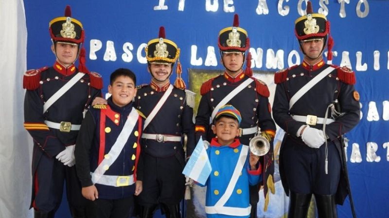 Granaderos engalanaron el acto central por el General San Martín