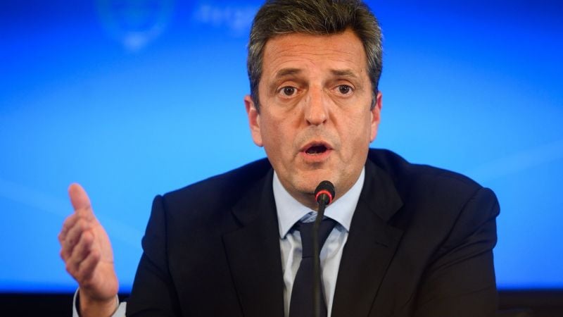 Massa anunció un acuerdo con petroleras para congelar precio de combustibles