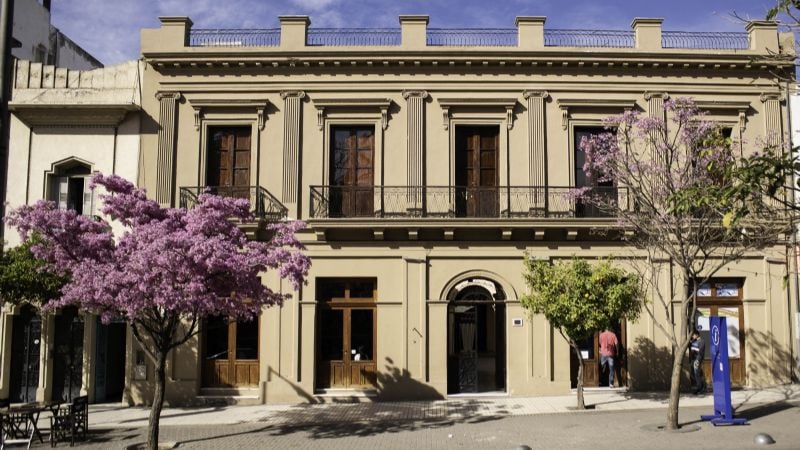 Vigilia en la Casa de la Cultura, esperando la Autonomía