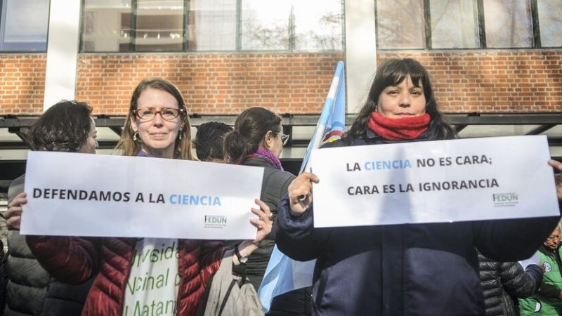 Repudiaron la propuesta de Milei de cerrar el Conicet