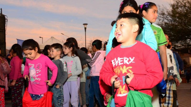 Miles de niños y niñas festejaron su día en la Plaza Las Américas