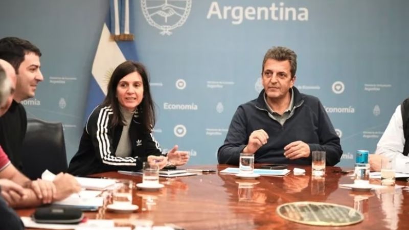 Suma fija, control de precios y créditos para estimular la economía