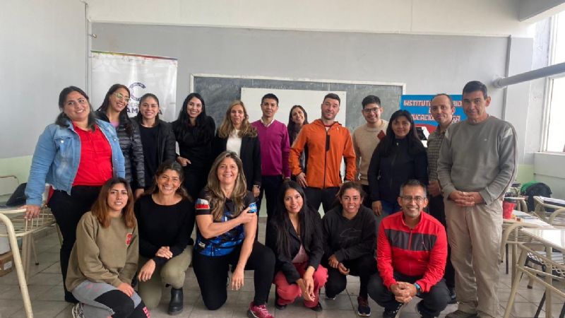 Taller “Uso técnico/pedagógico del Aula Digital Móvil en el nivel superior”