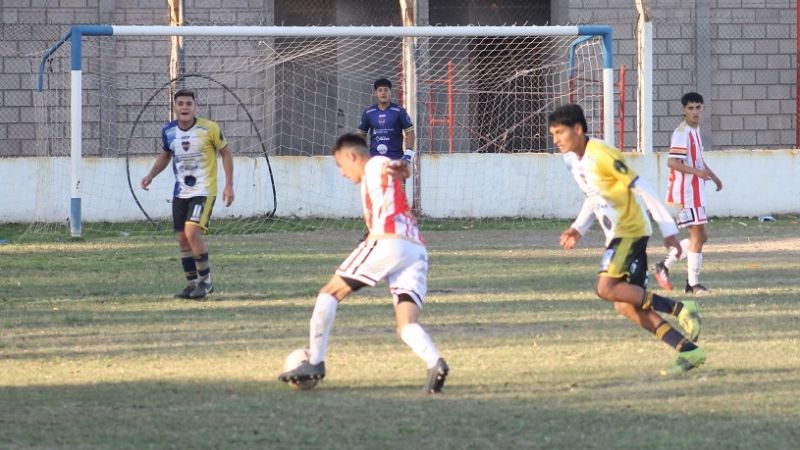 Coronel Daza goleó y dejó todo como estaba
