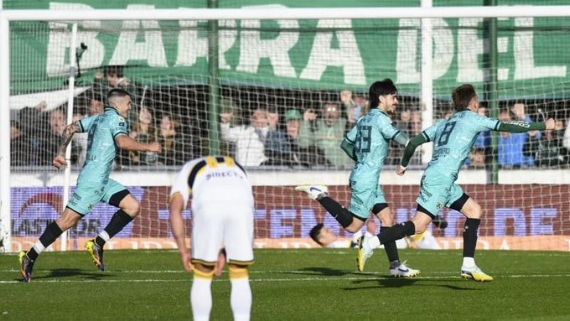 Sarmiento venció a Boca y Benedetto erró un penal