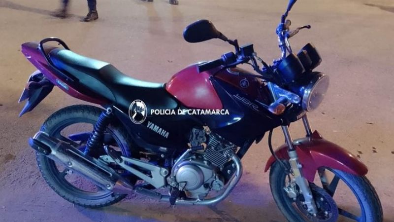 Encontraron estacionada una moto que había sido robada