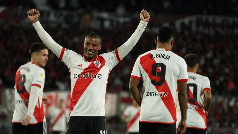 River perdía y terminó goleando 5-1 a Barracas
