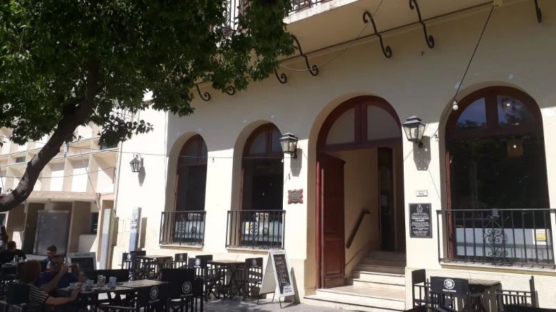 Polémica por posible cierre de tradicional bar céntrico