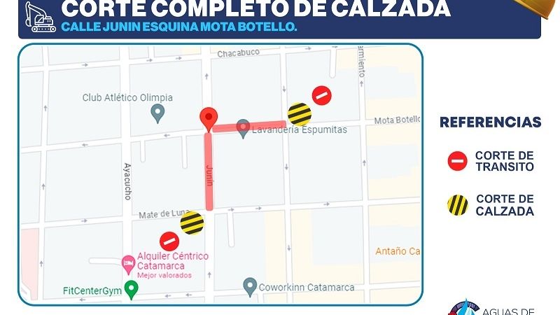 Caos vehicular en el Centro por reparación de caño roto
