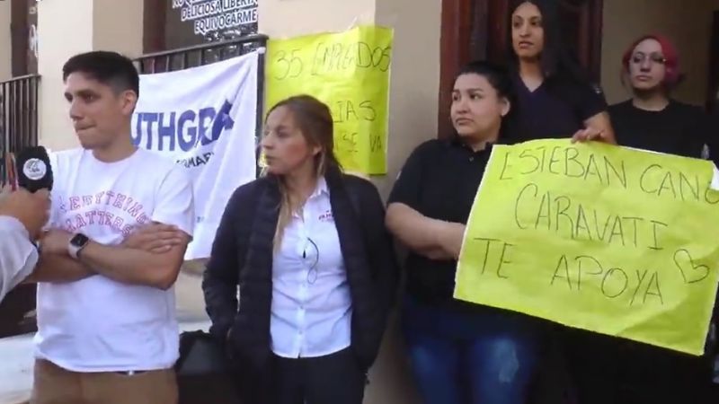 Empleados de Bar Caravatti visibilizaron su preocupación