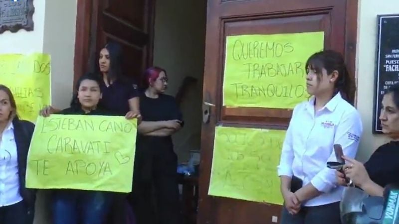 Empleados de Bar Caravatti visibilizaron su preocupación