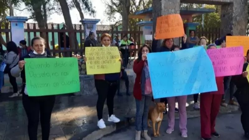 Becados fueron recibidos por el ministro de Gobierno