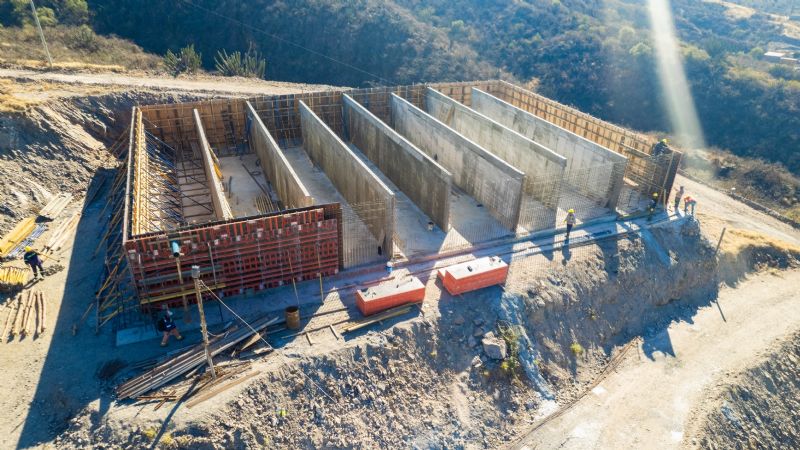  Importante avance de la nueva cisterna Cruz Negra