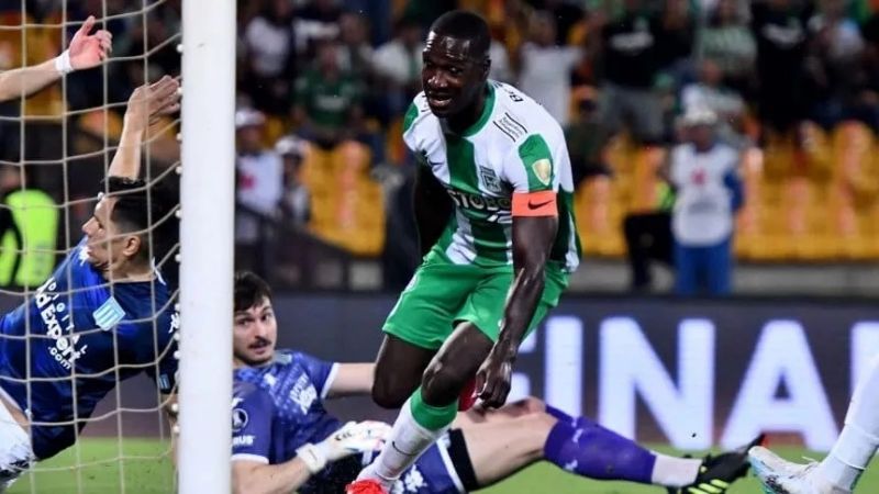 Racing pagó caro sus errores en Medellín: 2-4 abajo