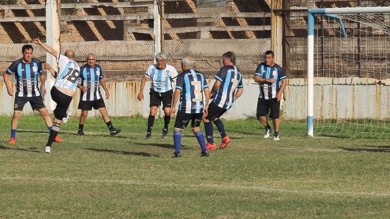 Tarde “gloriosa” cerró la fiesta por los “90” en Las Chacras