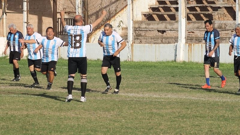 Tarde “gloriosa” cerró la fiesta por los “90” en Las Chacras