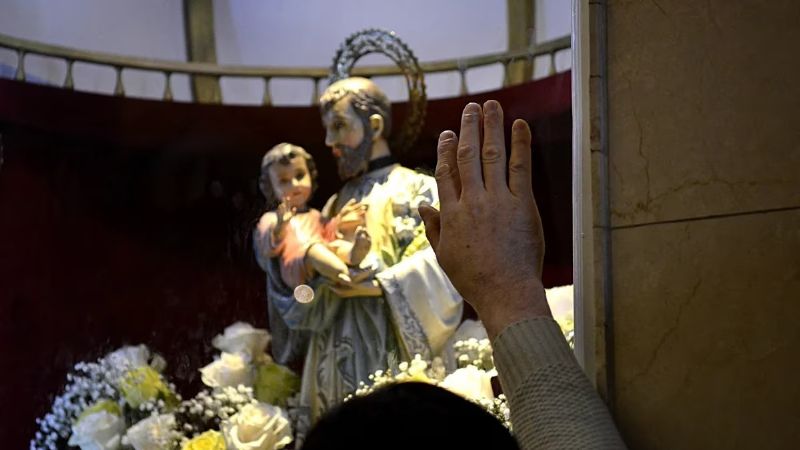 Vísperas de la fiesta de San Cayetano y celebraciones para este lunes