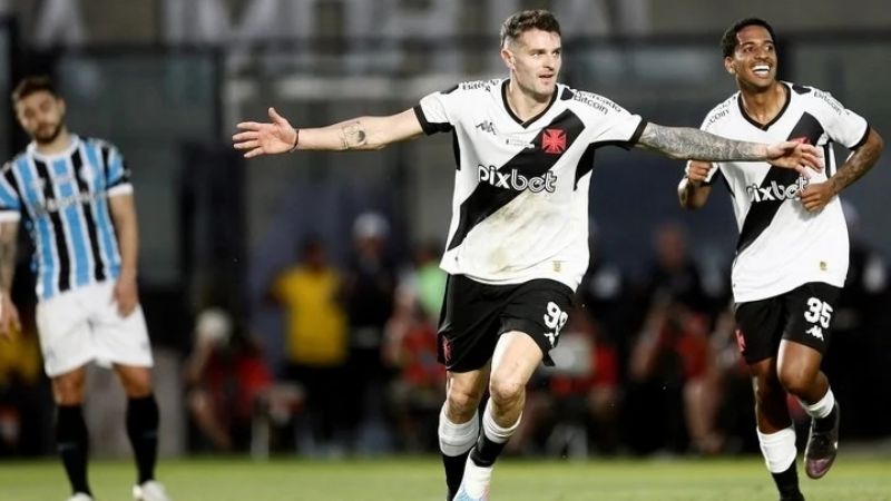 Vegetti debutó con gol y lo festejó a lo “Pirata”