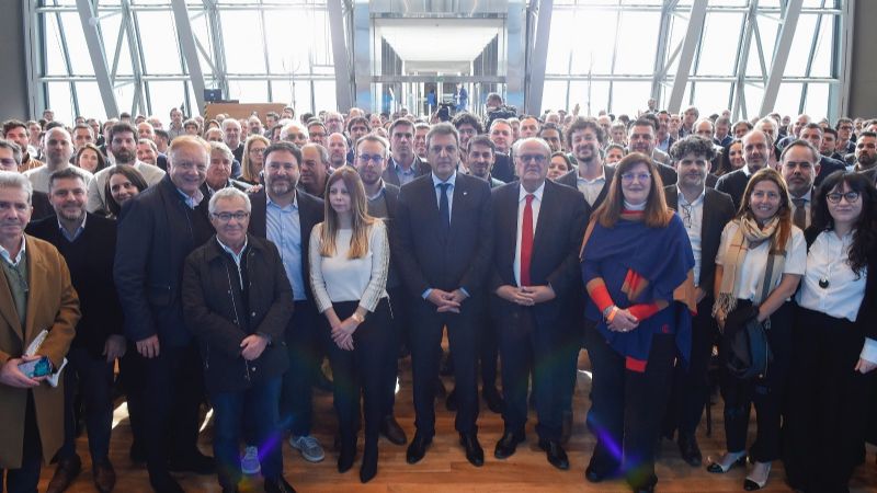 Massa se reunió con más 300 PyMEs que exportan a 150 países