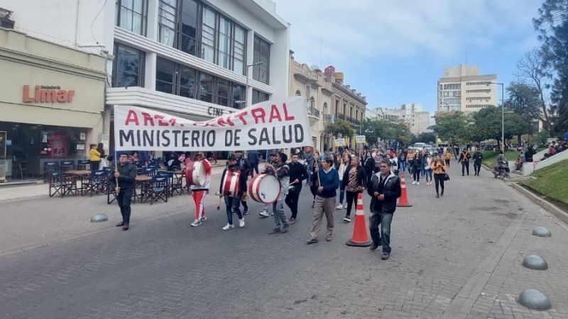 Mañana marchan nuevamente los trabajadores estatales
