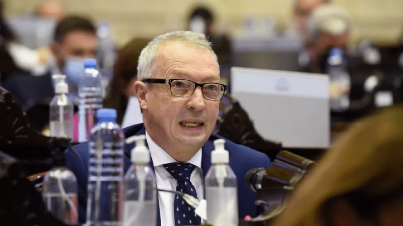 Manzi: "Milei se creyó su relato; insultar no es gobernar"