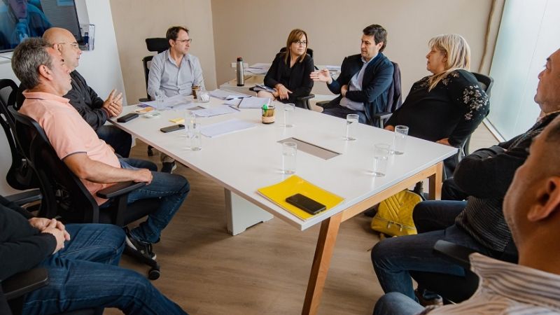 Buscan regular la actividad de Uber en la Provincia